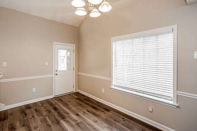 Building Photo - 7851 Chesterfield Dr S
