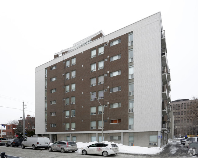 Building Photo - The Executive