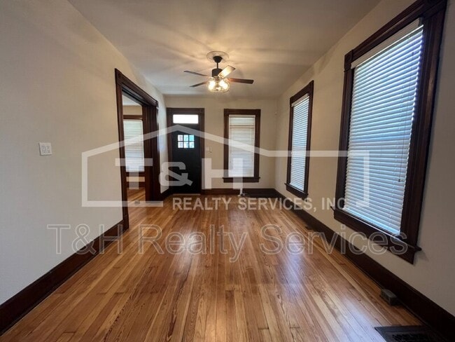 Building Photo - 1613 S Talbott St