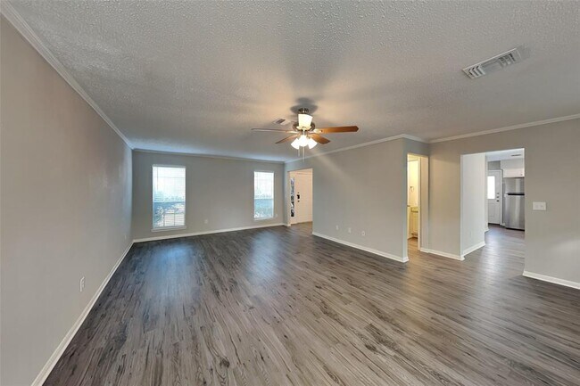 Foto del edificio - 16327 Hickory Point Rd