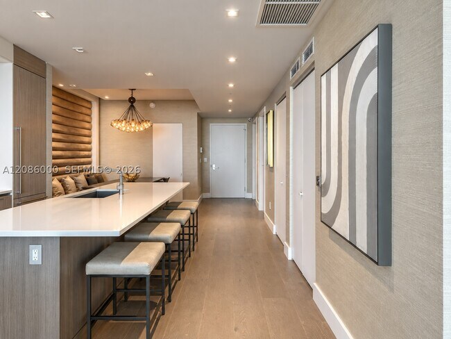 Foto del edificio - 460 NE 28th St