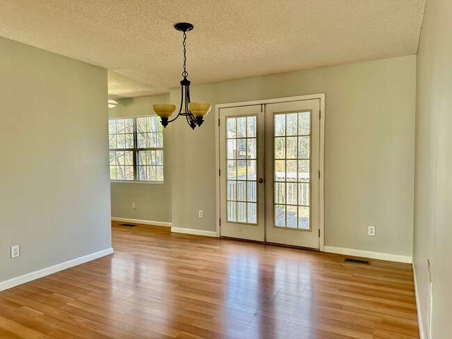 Building Photo - Dallas Rental-Ready for Immediate Occupancy!!