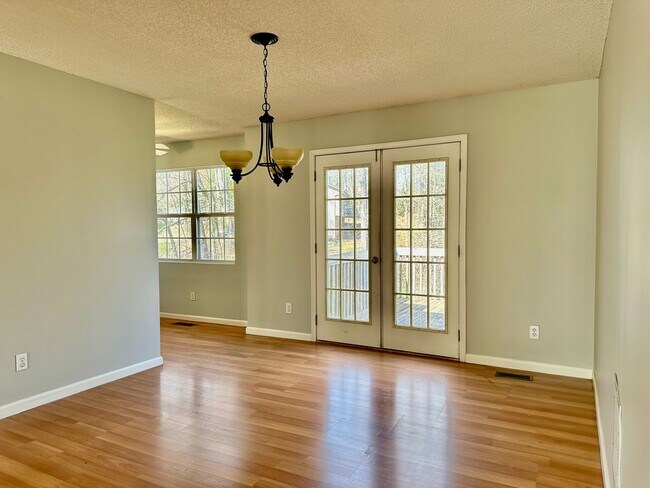 Foto del edificio - Dallas Rental-Ready for Immediate Occupancy!!