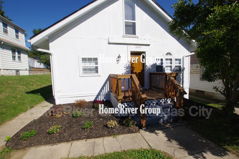 Primary Photo - 3523 Mitchell Ave