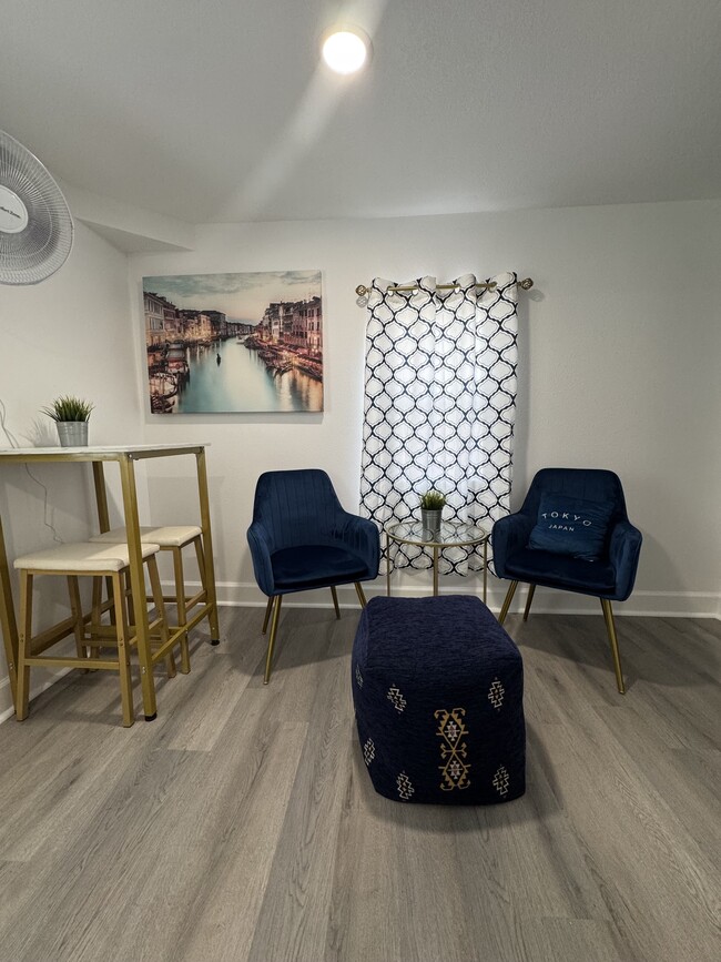 Building Photo - 104 E Euclid Ave