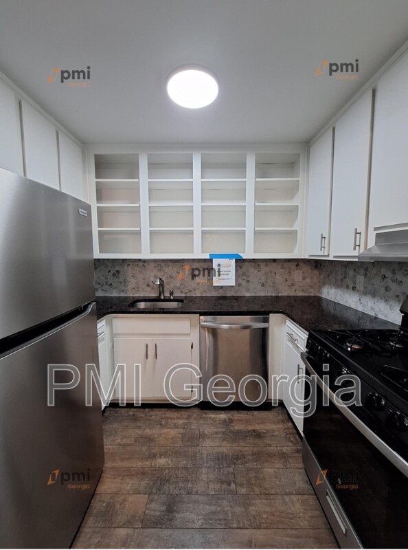 Foto del edificio - 4266 Roswell Rd