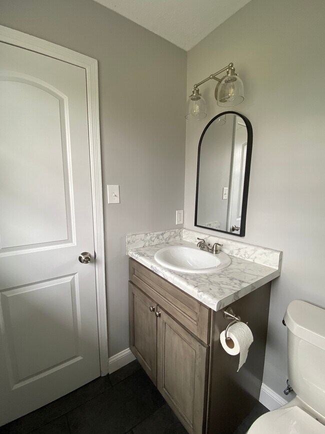 Foto del edificio - 3414 Rutland Dr