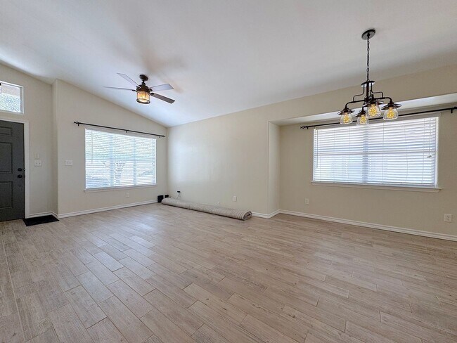 Building Photo - West El Paso 3bed/2bath refrig A/C Home
