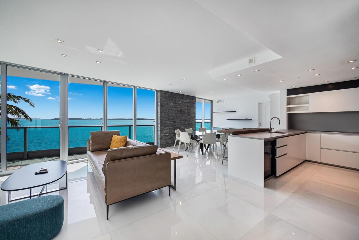 Foto principal - 1331 Brickell Bay Dr