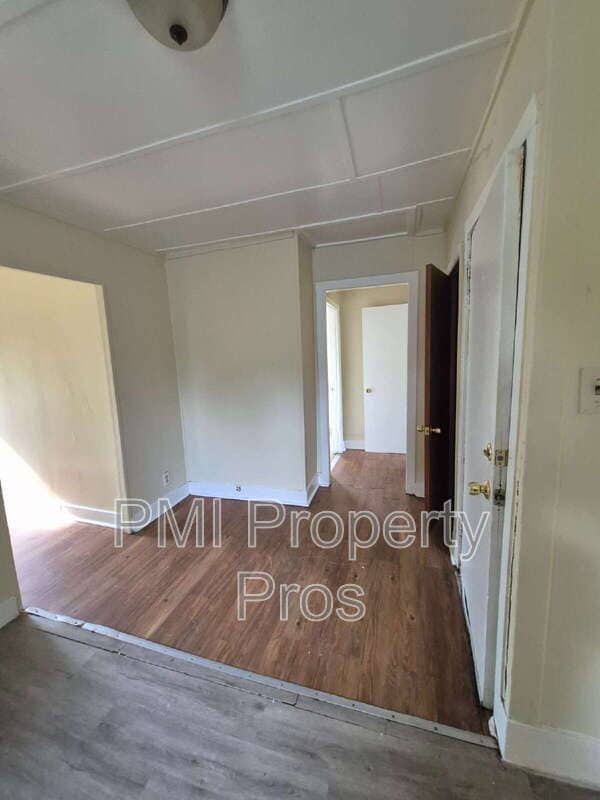Building Photo - 4326 N 39th St