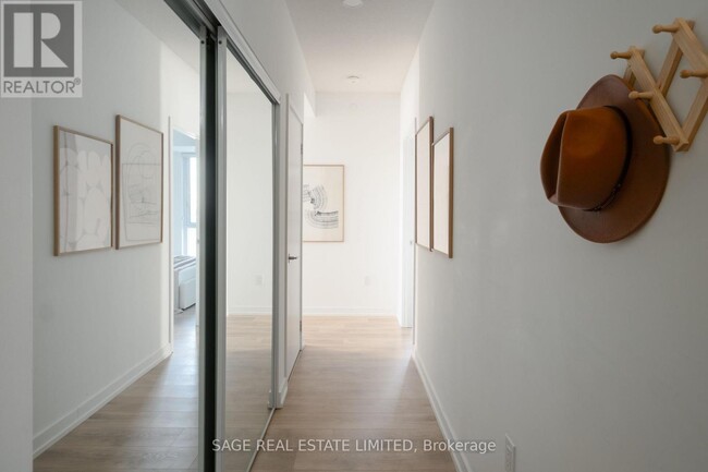 Photo du bâtiment - 225-8225 Sumach St