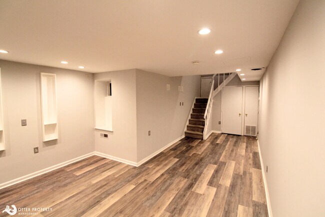 Building Photo - 2112 South Street