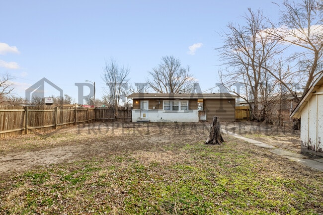 Building Photo - 2803 S Glenn Ave