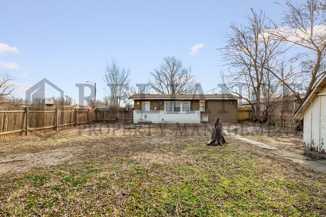 Foto del edificio - 2803 S Glenn Ave