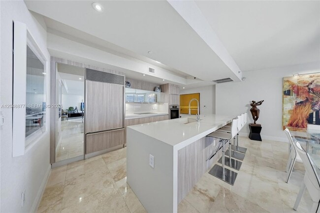 Foto del edificio - 17201 Collins Ave