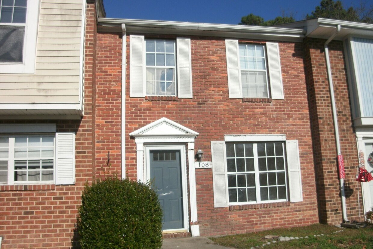 Primary Photo - 108 Butternut Ct