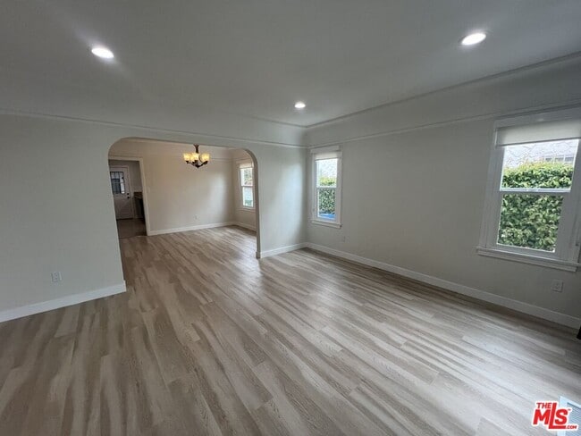 Building Photo - 1284 S Highland Ave