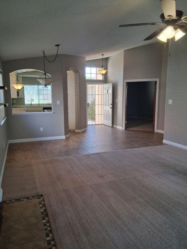 Building Photo - Beautiful Single-Story Home in Pheasant Run – Move-In Ready!