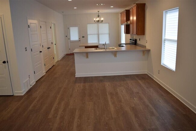 Foto del edificio - Charming and well-maintained 3 bedroom, 2 ...