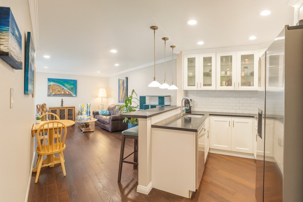 Primary Photo - Top-Floor Condo with Marina Views – 1 Bed ...