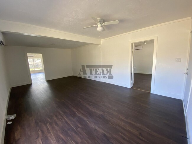 Building Photo - Charming 2 Bedroom 1 Bathroom home in Trin...