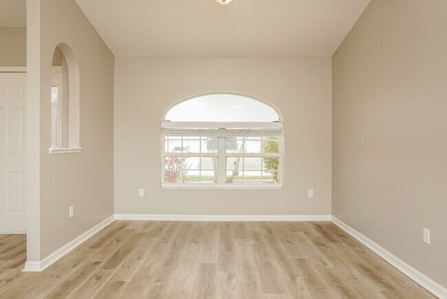Foto del edificio - 5515 Maccaughey Dr