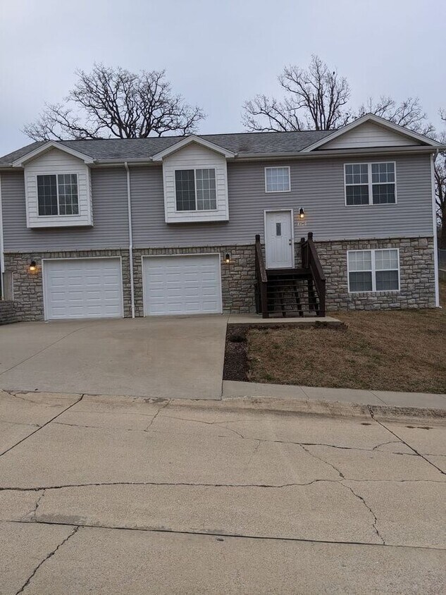 Available February 17th! Newly Remodeled! House Rental in Waynesville