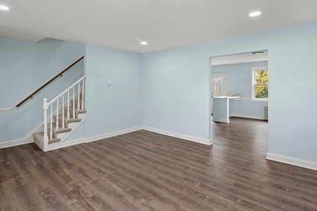 Building Photo - 2061 E Belvedere Ave