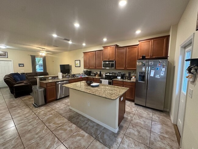 Building Photo - Beautiful 3-Bedroom Townhouse in Winter Ga...