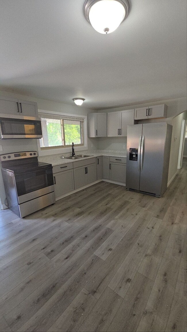 Building Photo - Affordable Comfort in a Great Location — 3BR/1BA Home Coming Soon!