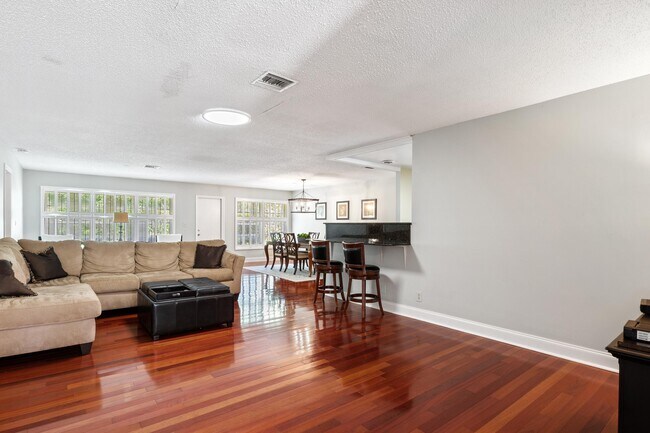 Building Photo - 181 Del Rio Blvd