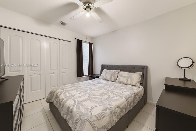 Foto del edificio - 8124 SW 153rd Pl