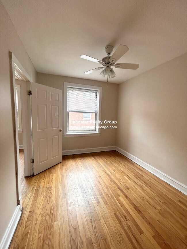 Foto del edificio - 2348 W Touhy Ave