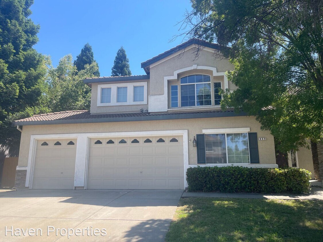 Primary Photo - 4 br, 3 bath House - 959 Sterling Circle