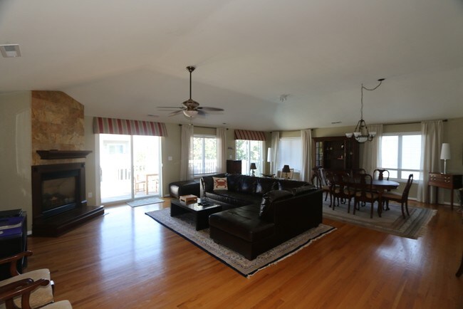 Building Photo - 502 Surfside Ave