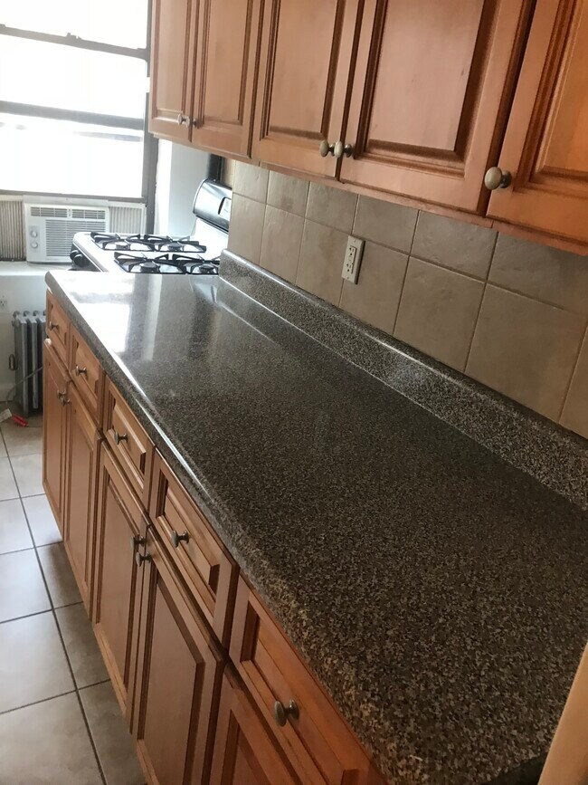 Foto del edificio - 418 E 14th St