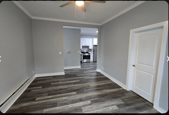 Foto del edificio - 923 W Waveland Ave