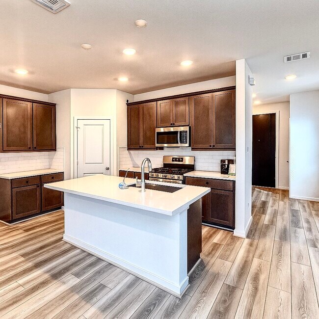 Foto del edificio - 9638 Lily Vis Ln