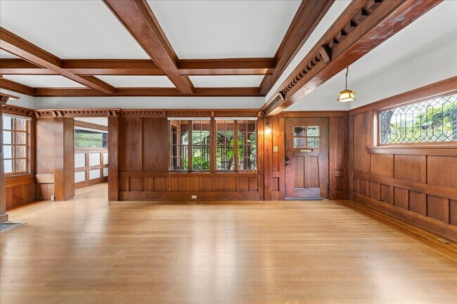 Building Photo - 6432 Benvenue Ave