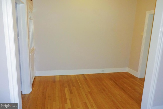 Building Photo - 203 S Park Ave