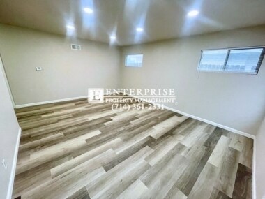 Building Photo - Gorgeous 4-bedroom rental home with in-law suite & two primary suites!