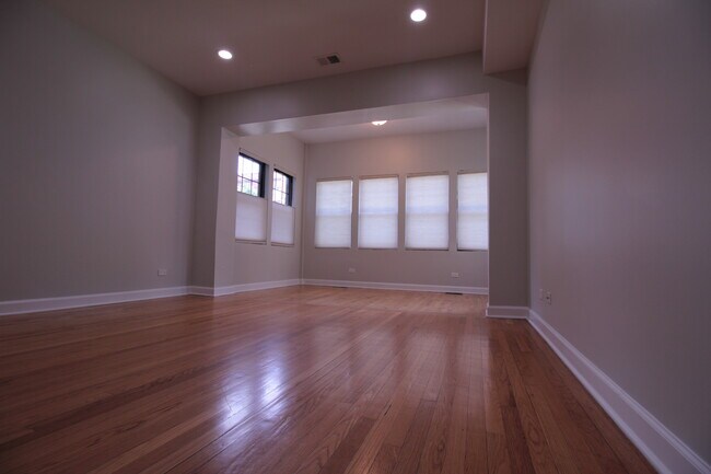 Foto del edificio - 4711 N Monticello Ave