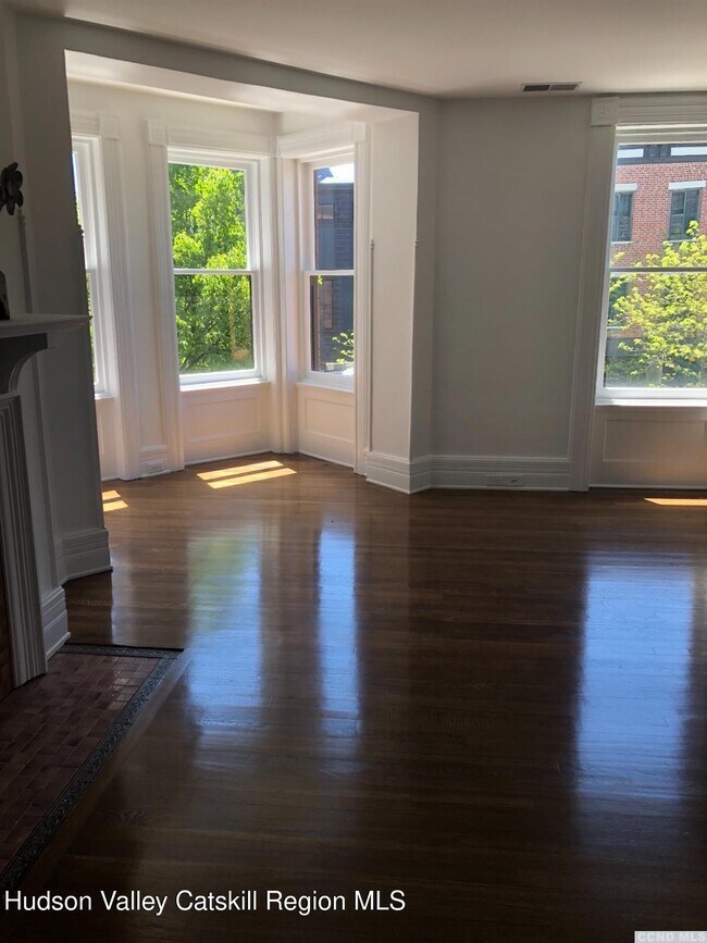 Foto del edificio - 420 Warren St