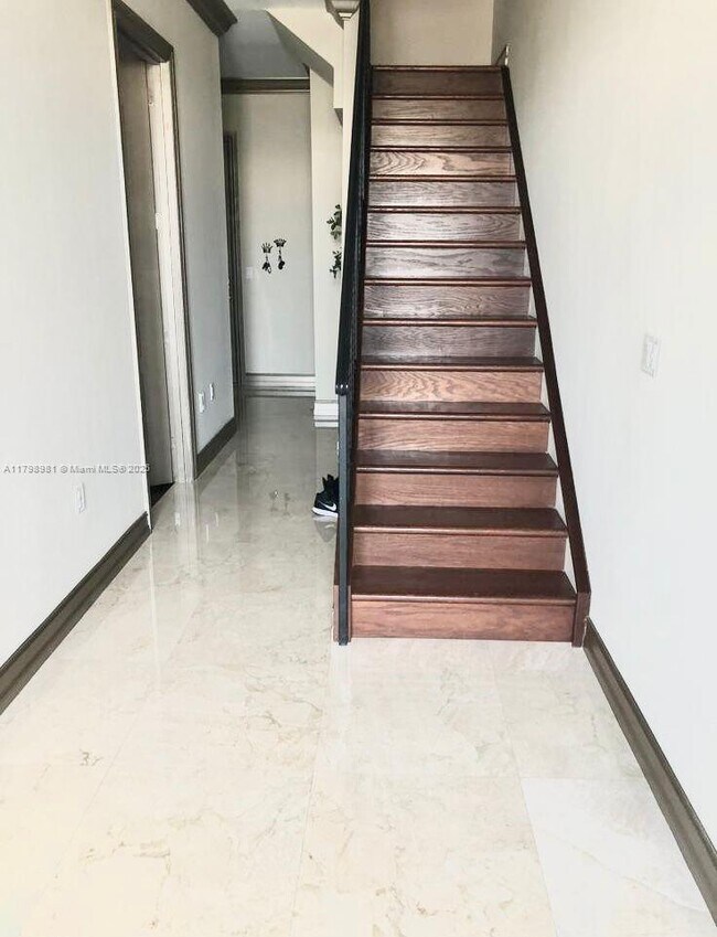 Foto del edificio - 2118 SE 7th St