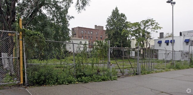 Primary Photo - 4339-4347 White Plains Rd