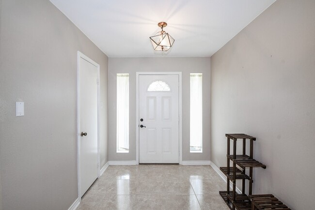 Building Photo - 19406 Enchantington Cir