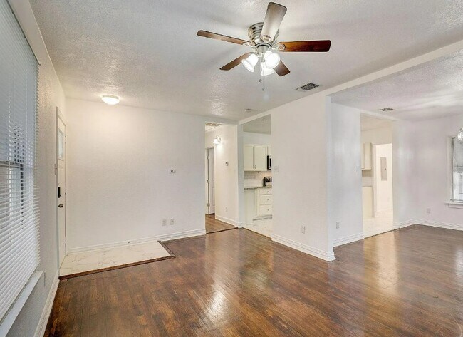 Foto del edificio - 132 Nelson Ave