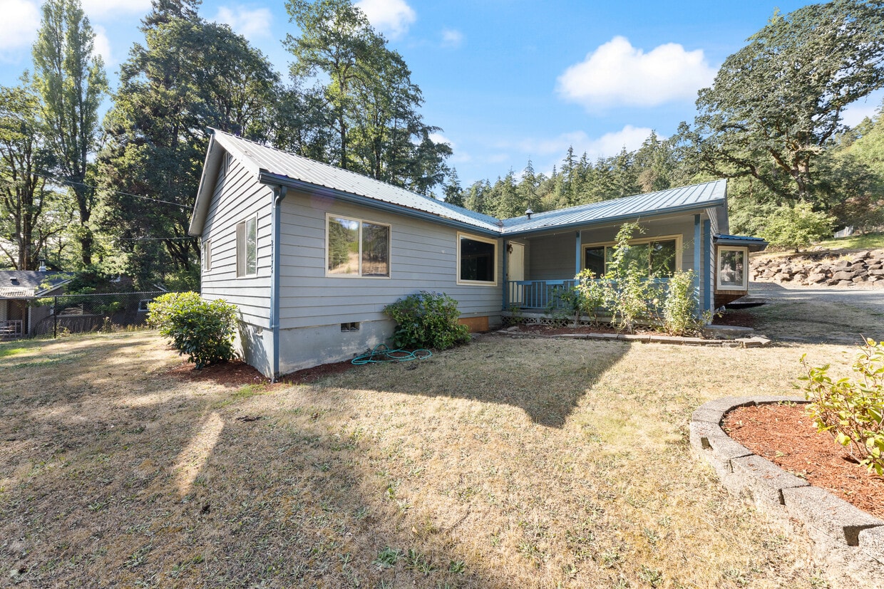 Primary Photo - 27775 Jahn Rd