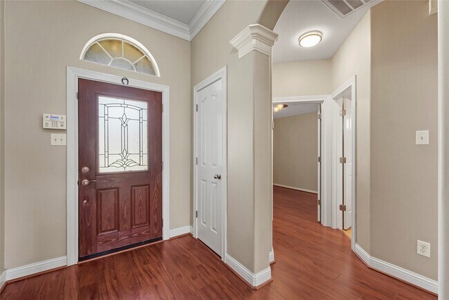 Foto del edificio - 24811 Sandusky Dr
