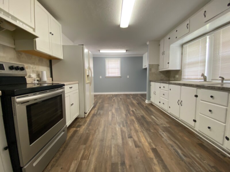 1716 W 2nd St, Marion, IN 46952 House Rental in Marion, IN